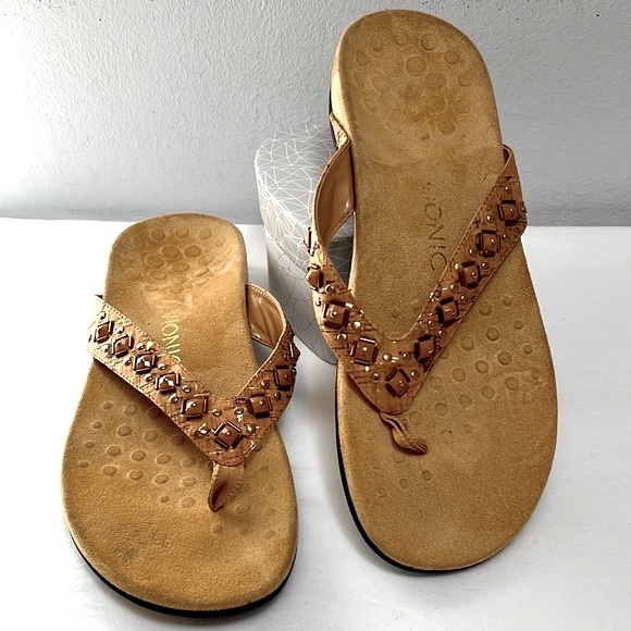 Vionic Floriana Toepost Sandal - Picture 1 of 8